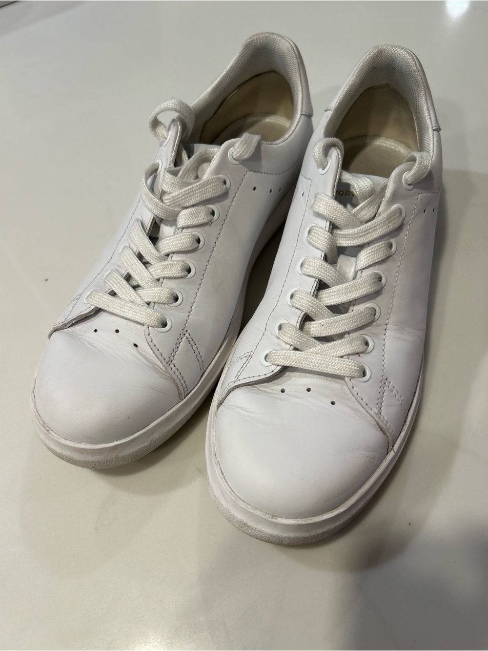 Tory Burch women’s Off-White Leather Logo Heel Sneakers. Size 8